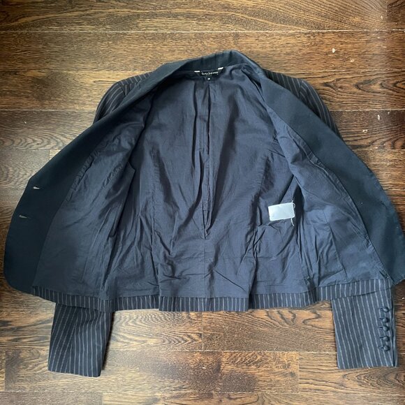 Tara Jarmon Navy Pinstripe Short Blazer-Size 36 (US 4) - Picture 3 of 9